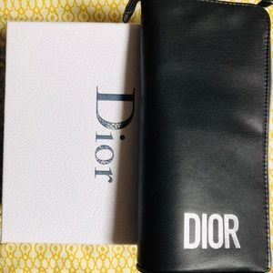 🖤🦋Dior makeup bag